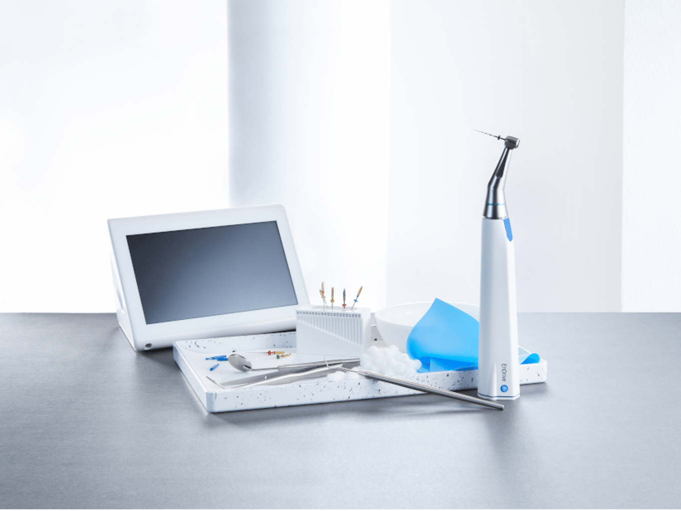 Endo has many requirements. Here is the solution: EnDrive. von Komet Dental | Gebr. Brasseler GmbH & Co. KG