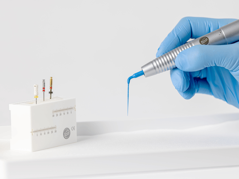 BlueTip. A small difference. A huge difference. von Komet Dental | Gebr. Brasseler GmbH & Co. KG – Bild 3