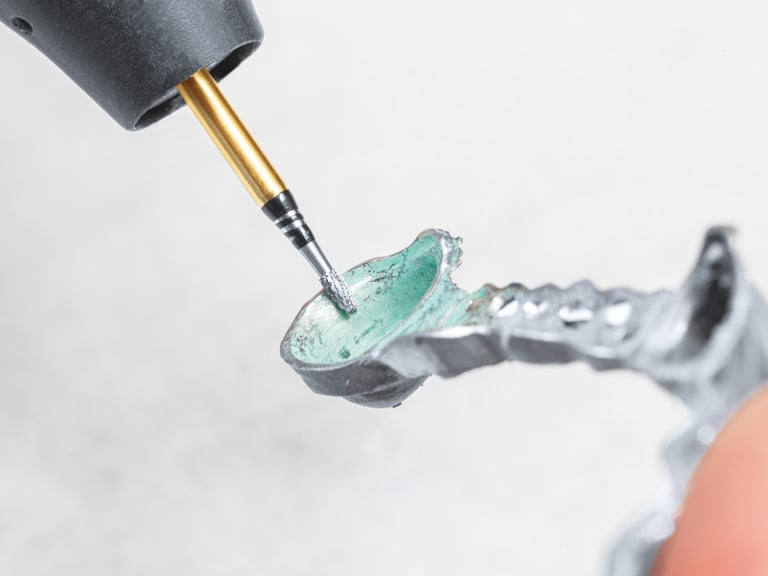 SHAX Cutters. Unique toothing, unique bite. von Komet Dental | Gebr. Brasseler GmbH & Co. KG – Bild 5